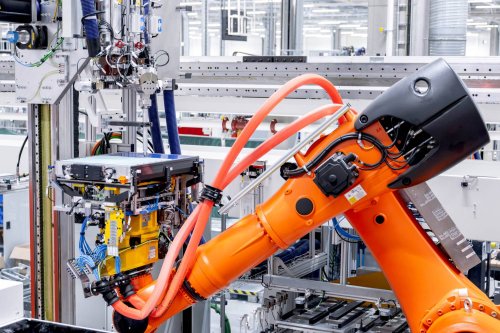Produktionsstart für elektrische C-Klasse im Werk Kecskemét