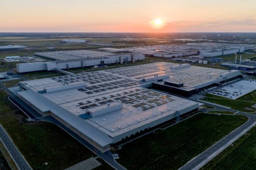 Warum Mercedes‘ Milliardenwerk jahrelang ungenutzt blieb