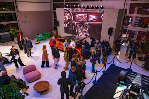 Mercedes-Benz Studio Warschau setzt auf Kultur statt klassischen Showroom