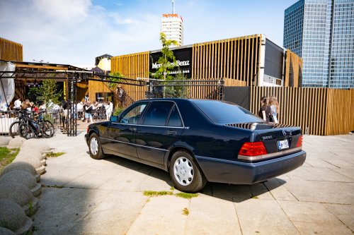 Mercedes-Benz Studio Warschau setzt auf Kultur statt klassischen Showroom