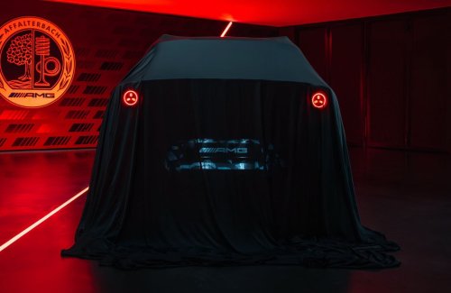 Mercedes-AMG teasert den kommenden GT SUV an