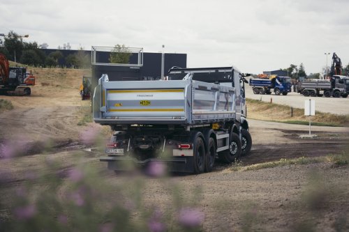 Mercedes, Fahrtest: Wie der Mercedes eArocs 400 den Bau erobert