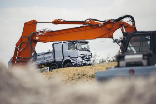 Mercedes, Fahrtest: Wie der Mercedes eArocs 400 den Bau erobert