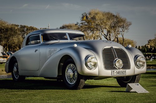 Pebble Beach 2026: Mercedes zeigt Klassiker von Morgen