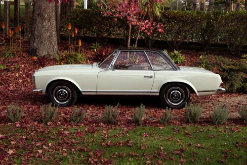 Mercedes-Benz, Designed for long drives, the 1965 Mercedes-Benz 230SL balanced comfort and speed