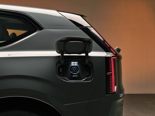 Report: Volvo's New Entry-Level EV Will Be Longer, Taller, and Less Pricey Than the EX40