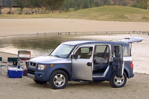 Honda Is Reportedly Reviving the Element as an Affordable Hybrid to Battle the Ford Bronco Sport