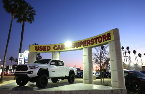 Is It Better to Finance a Car Through the Dealer or the Bank?