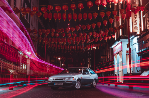 Toyota Corolla AE86: thunder & lightning