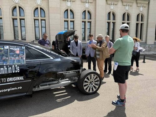 This Bizarre Walking Car Runs On Compressed Air Instead Of An Engine