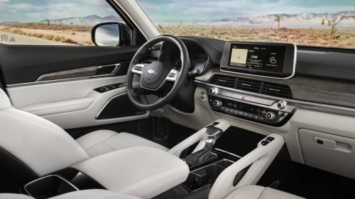 Kia Telluride Lawsuit Over Cracked Windshields Isn’t Going Away