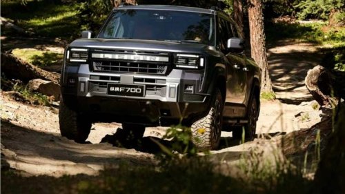 China's New Hybrid Pickup Looks Like A Land Cruiser And Targets The Ford Ranger