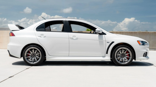 Mitsubishi’s Last Lancer Evolution Just Surfaced With Only 722 Miles