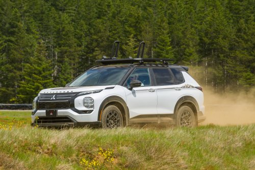 2026 Kia Sorento vs Mitsubishi Outlander: Affordable Three-Row Battle