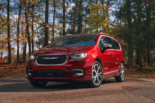 Toyota Sienna Vs. Chrysler Pacifica Hybrid Vs. Kia Carnival: Which One Is The Most Fuel Efficient? There's One Clear Winner