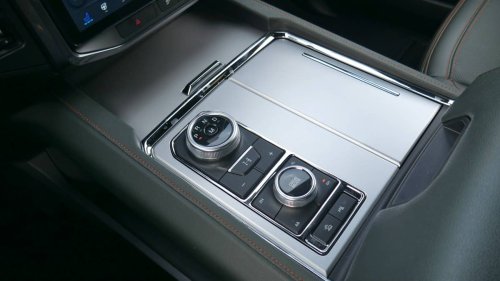 Ford Recalls Almost 550,000 Expedition SUVs Because the Center Console Could Cut You