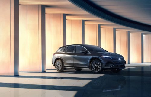 Mercedes-Benz Drops New EQS SUV Lease Deals on Both Trims for July
