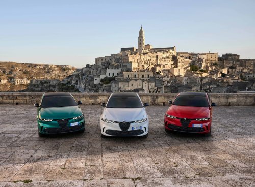 Alfa Romeo Teases The SUV It Needs To Fight BMW And Audi