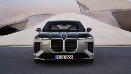 BMW Put Neue Klasse Tech In The 7 Series, And It’s Absurd In The Best Way