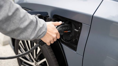 EV Buyers Keep Trading In Gas Cars Despite Higher Prices