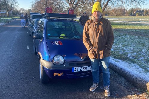I converted this abandoned Renault Twingo into a rally special