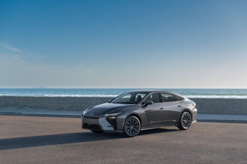 2026 Lexus ES Video: Electric Powertrains, Huge Interior & Specs