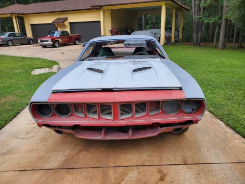 This Rare 1971 'Cuda 383 Project Just Listed for Nearly $65K