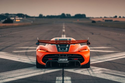 The Koenigsegg Jesko Just Embarrassed Million-Dollar EVs With Two New Speed Records