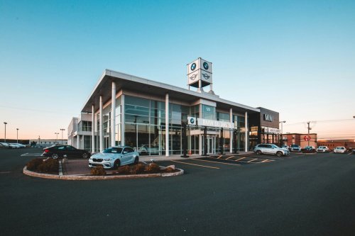 A Nissan Dealership's General Manager Allegedly Went To War With A Customer's Small Business Over One Bad Review