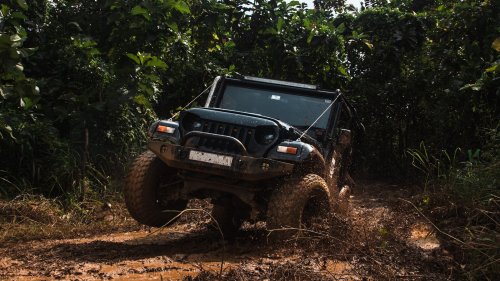 BYD Yangwang U8 Stuns Off-Road World With Extreme Terrain Test — The Real Story Behind China’s Most Unusual SUV