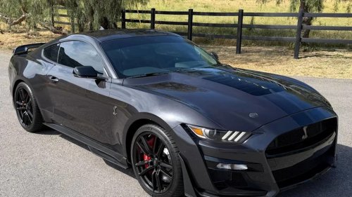 Dave Navarro’s 250-Mile Shelby GT500 Sold for More Than New. The Real Story Behind Why Buyers Still Saw a Bargain