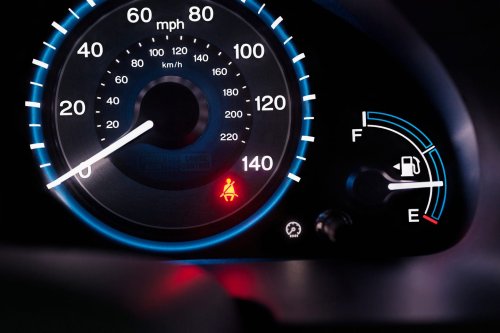Most Drivers Don't Know What the Arrow Next to Their Car’s Gas Light Means