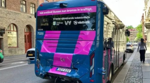 Sweden’s Autonomous Bus Lasted Exactly One Passenger Trip Before Tram Collision