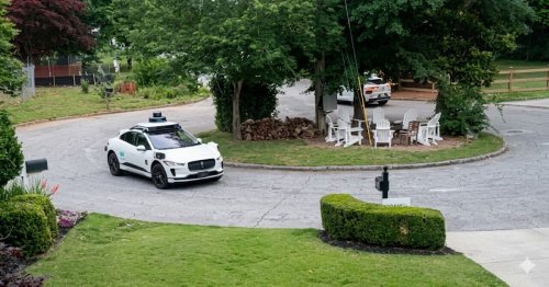 Empty Waymo Robotaxis Swarm Atlanta Neighborhood, Circle Cul-De-Sac For Hours