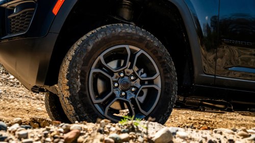 Jeep’s Most Trail-Hungry Grand Cherokee Returns from Its Hiatus