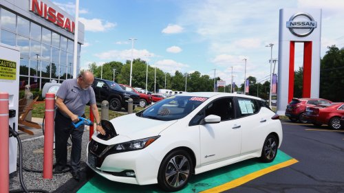 Why hybrids — not EVs — are winning over US consumers