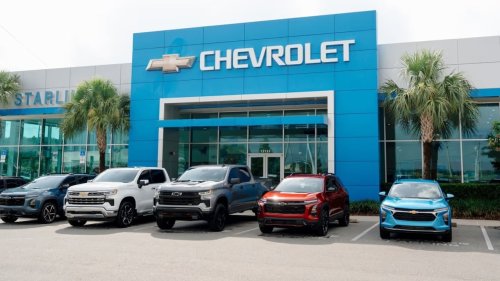 Saleswoman Reveals a Massive Misconception With Bumper-To-Bumper Warranty Coverage