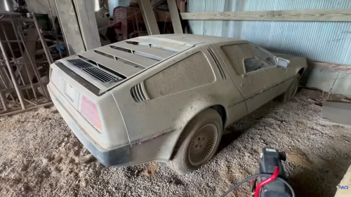 Family’s Abandoned DeLorean Gets Cleaned For The First Time In 25 Years