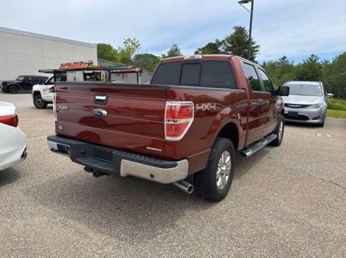 Ford Pickup Driver Makes One Risky Move to Avoid Traffic—Viewers Question Whether He Knows How to Use 4x4