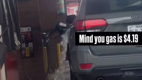 Gas Pump Keeps Pouring Fuel All Over Jeep at Texas Quiktrip as Driver Walks Away