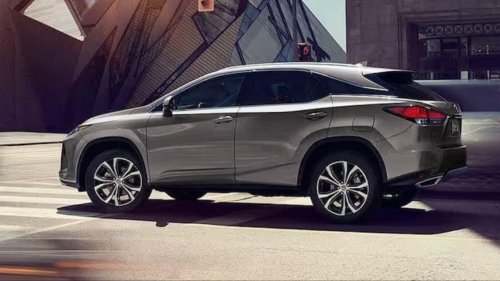 Woman Had a Shock When She Found Her Lexus Door Was Full of Water
