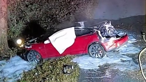After 15 Deaths Involved Tesla, Federal Regulators Move to Require Easier-to-Open Car Doors