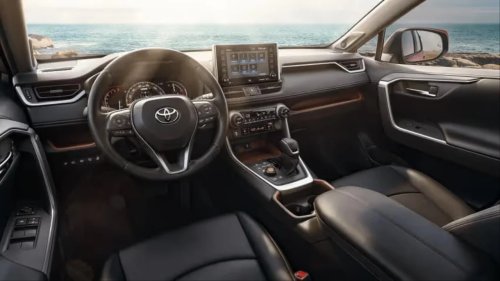 Man Bought a New Car Only for the Dashboard To Go Blank After Driving Away With It