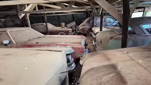 This Crazy Car Collection Has More Than 3,500 Classic Cars Sitting Out In The Middle Of Nowhere