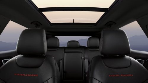 Jeep Compass Owner Pays for Simple Back Seat Fix After Viral Mechanic Video