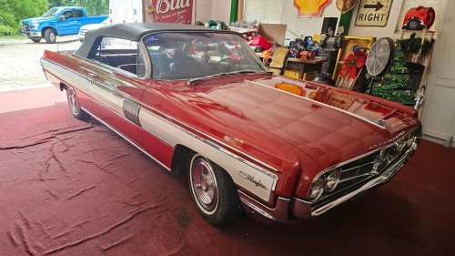 Rare And Highly Original 1962 Oldsmobile Starfire Convertible Sold For $25k