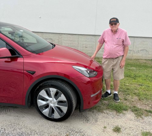 Forget rideshare. How seniors are using Tesla FSD for transportation.
