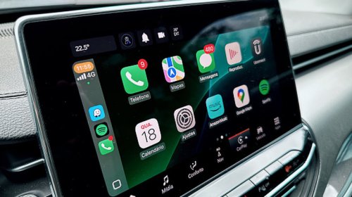 Apple CarPlay Isn't Working In Your Car? Here's What To Check First
