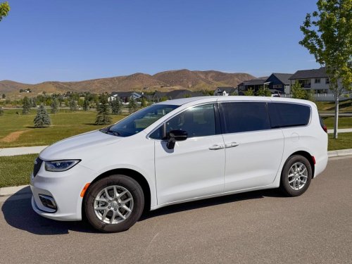 Test-Driving The 2026 Chrysler Pacifica Minivan