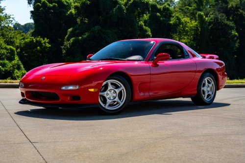 Why More Collector Car Owners Are Thinking Carefully About When—and How—They Sell
